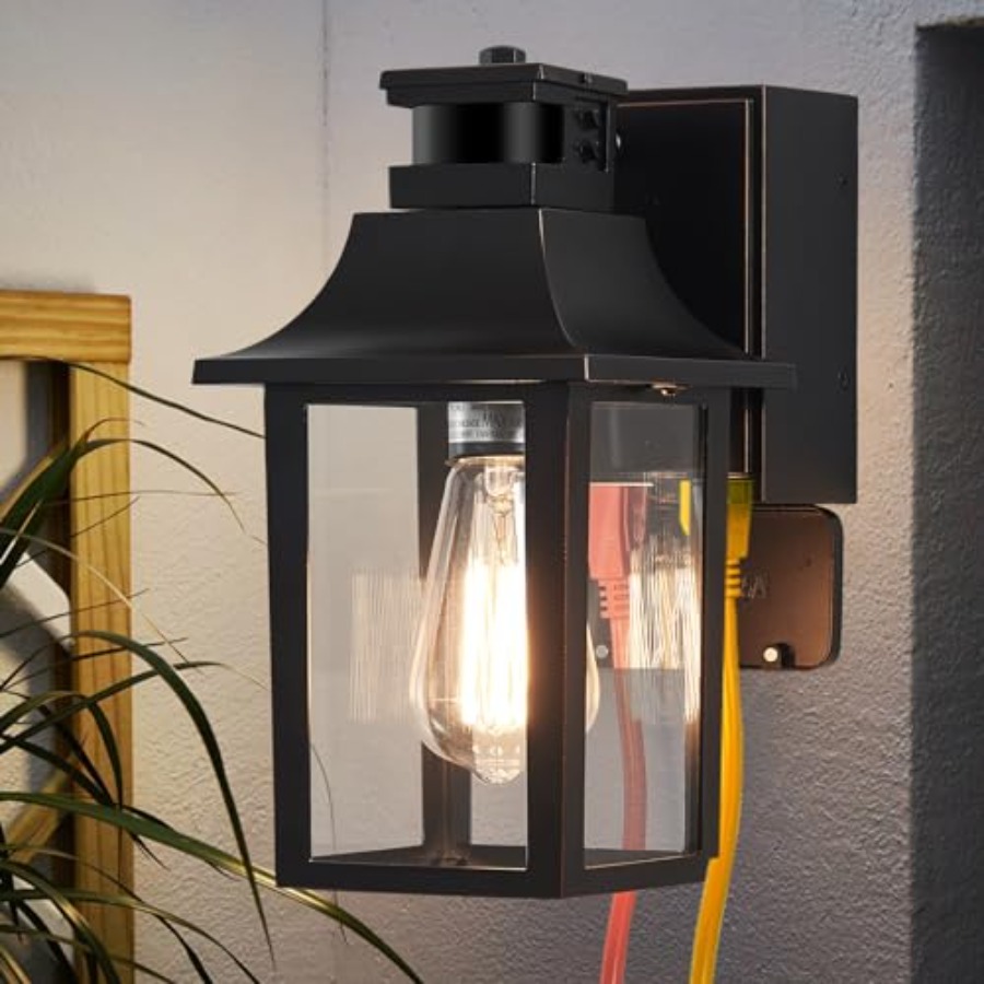 Outdoor Lighting No Outlet - GFCIコンセント付きポーチライト 夕暮れから夜明けまで点灯するモーションセンサー屋外ライト 3つのライトモード 屋外照明器具 防水屋外ライト W