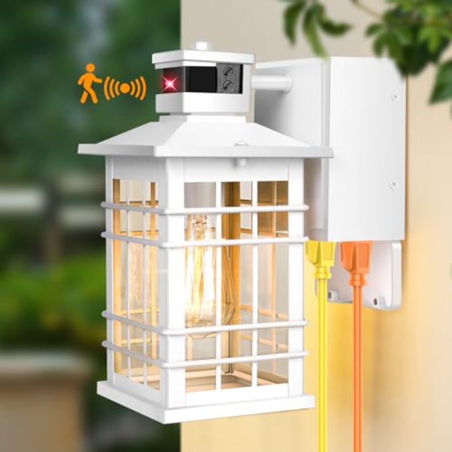 GFCIコンセント付きポーチライト、モーションセンサー内蔵、 - Outdoor Lighting No Outlet のレビューと価格
